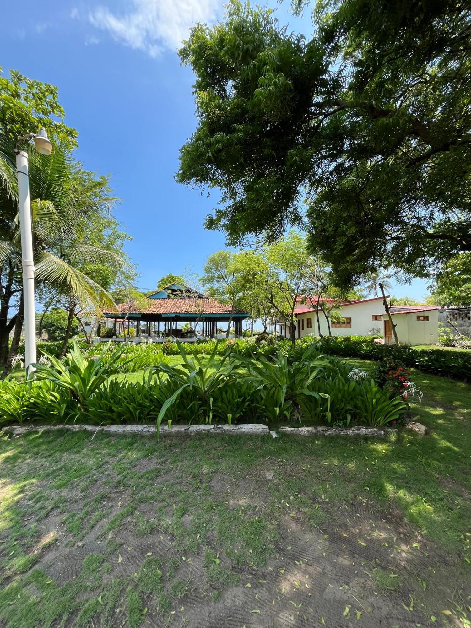 Casa De Playa Los Moncada León Eksteriør bilde