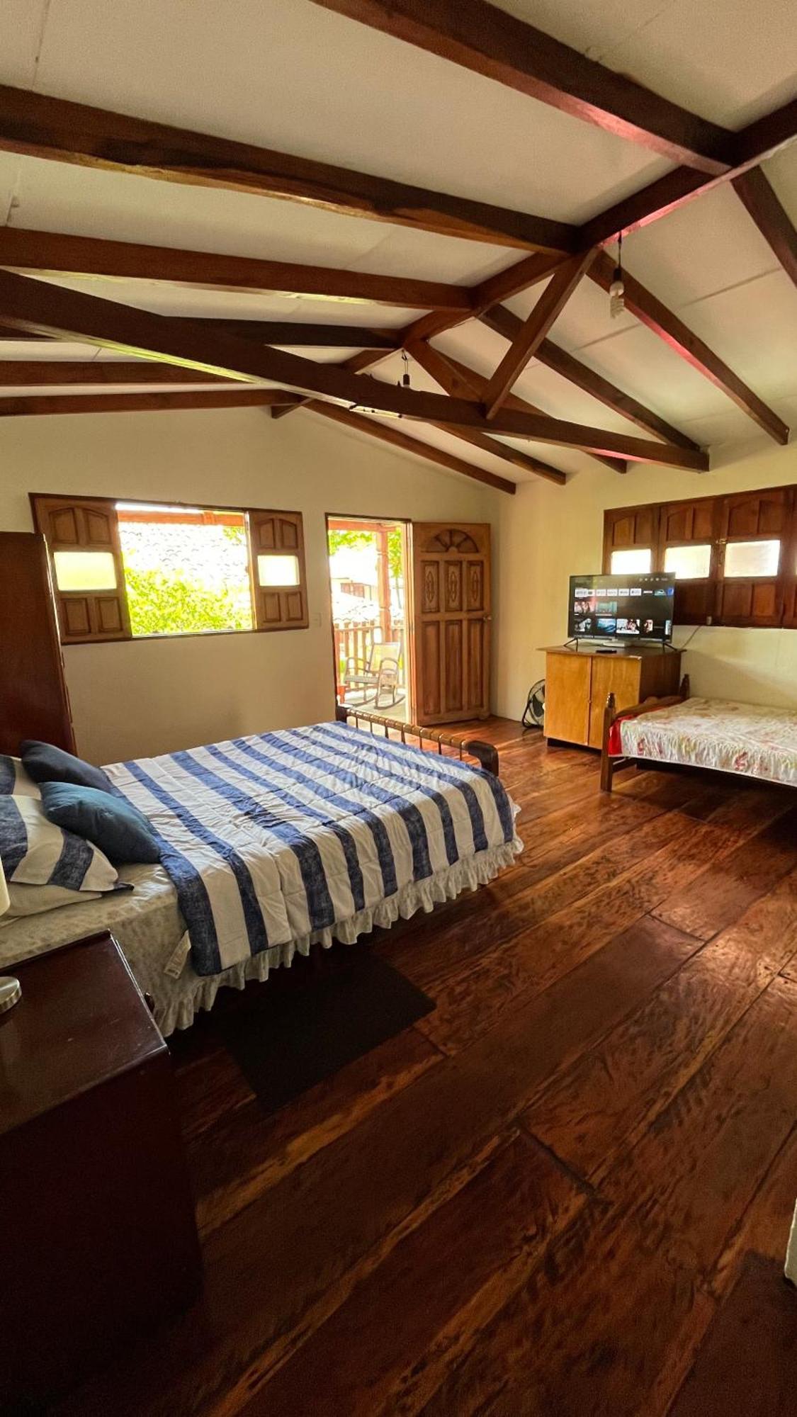 Casa De Playa Los Moncada León Eksteriør bilde